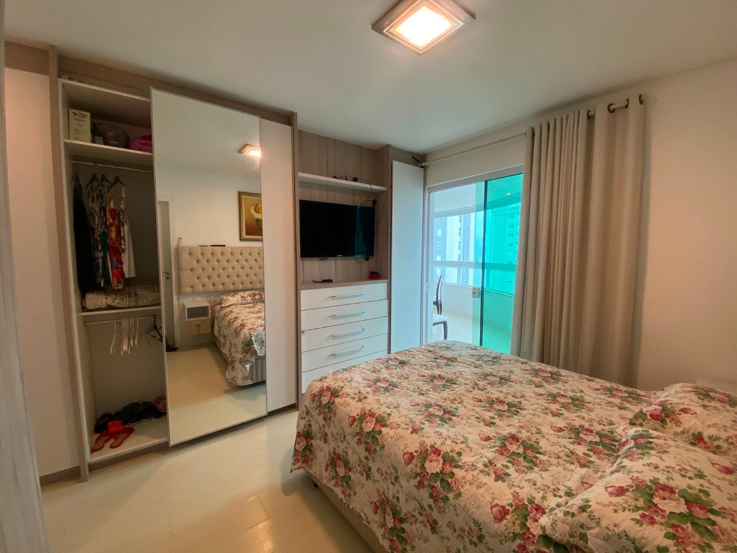 Apartamento no Edifício Torre de Lyon à venda em Balneário Camboriú — foto 8