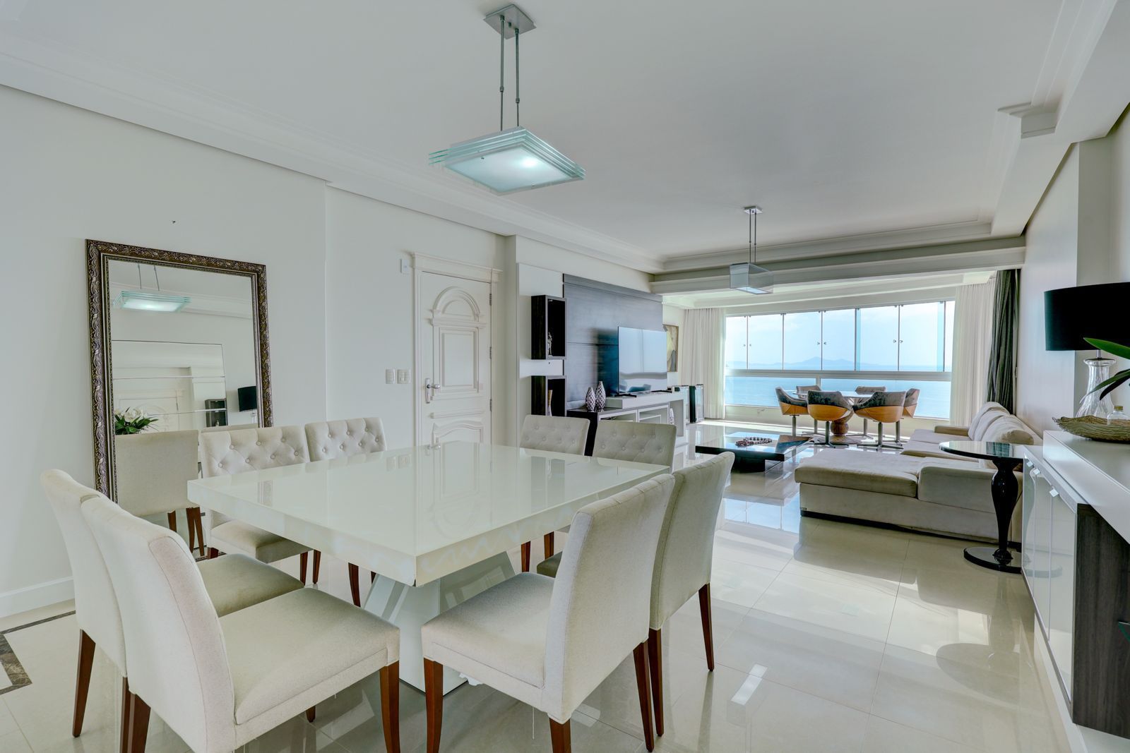 Apartamento Frente Mar em Edificio Beverly Hills à venda na Barra Sul de Balneário Camboriú — foto 4