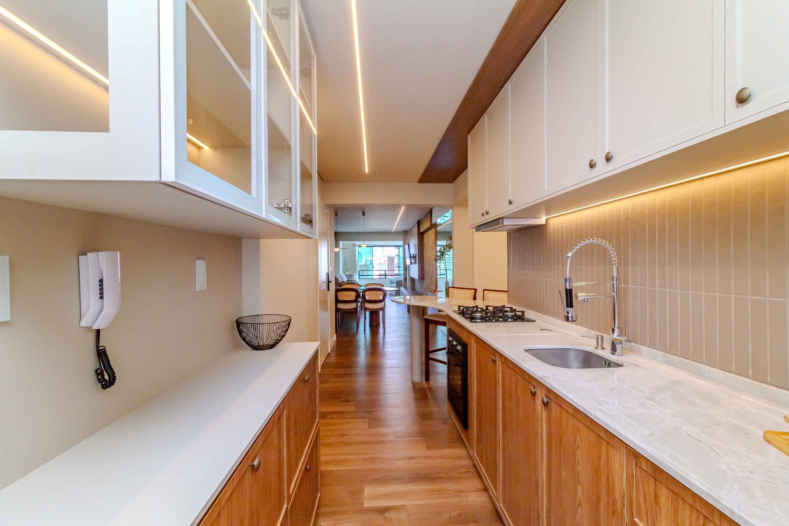 Apartamento no Edifício Oscar Bremer à venda no centro de Balneário Camboriú — foto 11