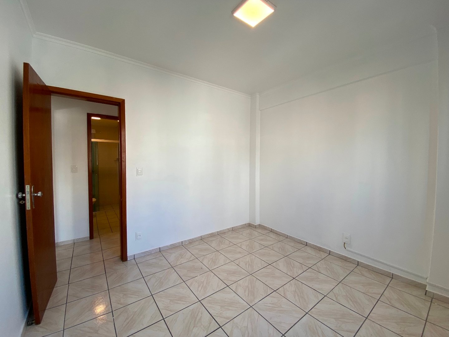 Apartamento no Edifício Marquesado B à venda no centro de Balneário Camboriú — foto 12