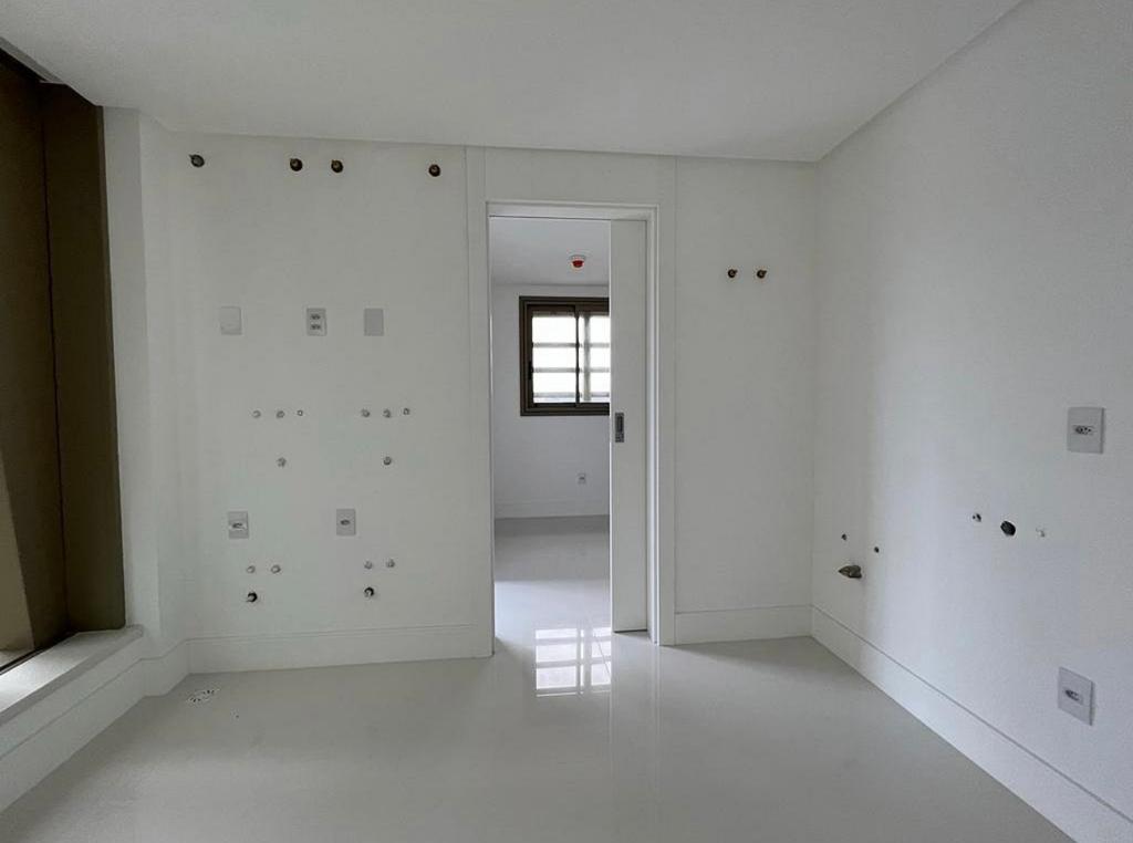 Apartamento Vista Mar no Edifício Yachthouse à venda em Barra Sul em Balneário Camboriú — foto 13