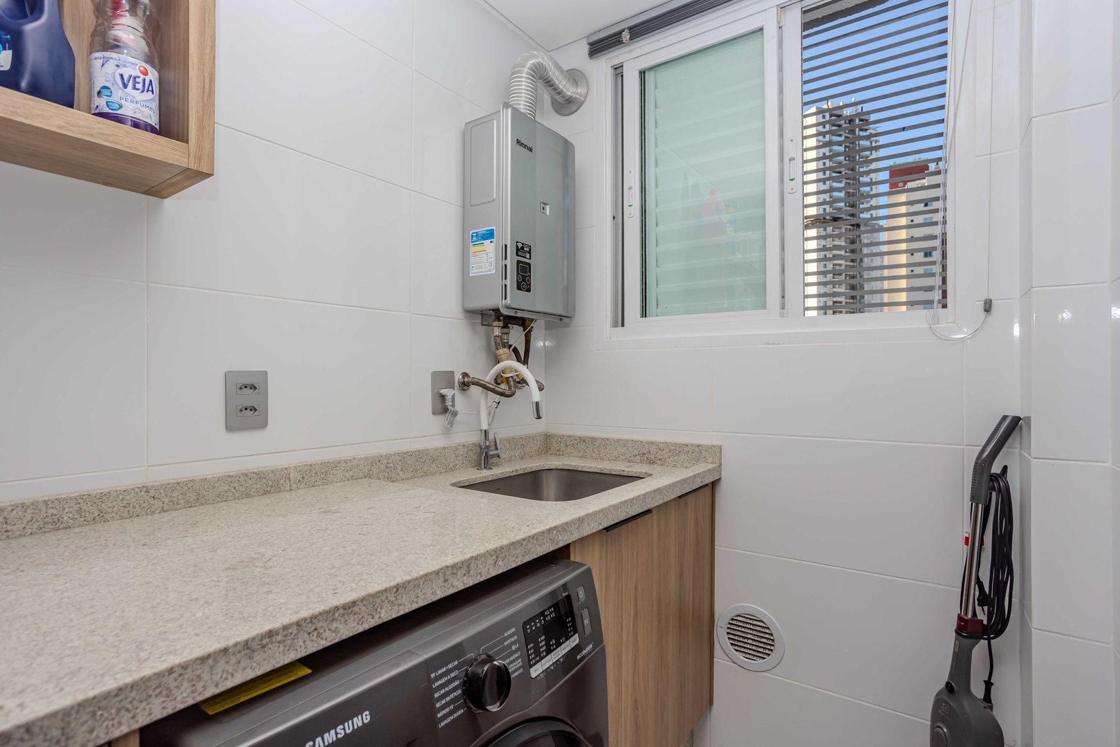 Apartamento Mobiliado no Edifício Maria Valentina à venda no centro de Balneário Camboriú — foto 10