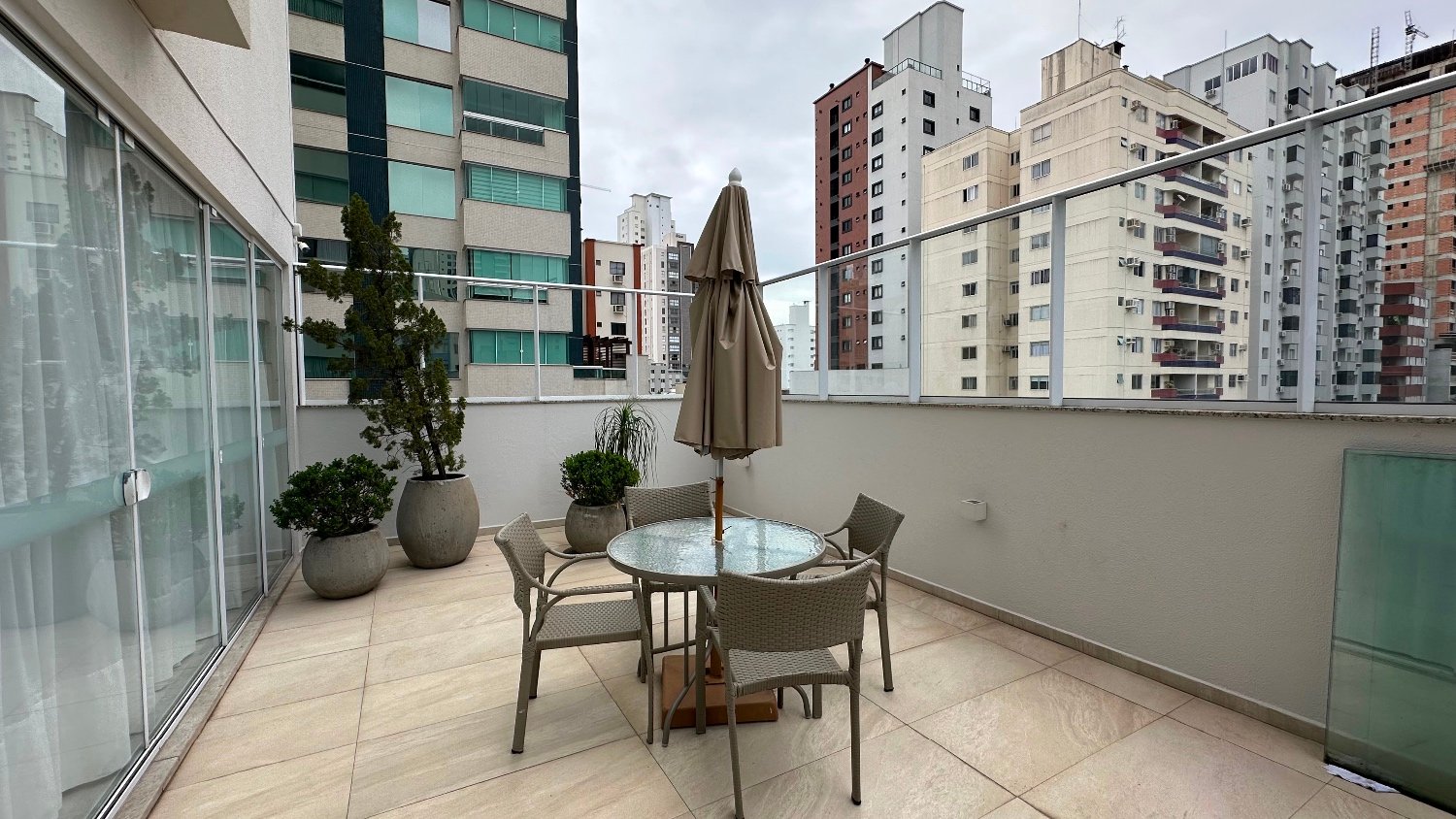 Apartamento na Edifício Farol Ilha da Paz à venda no centro de Balneário Camboriú — foto 34