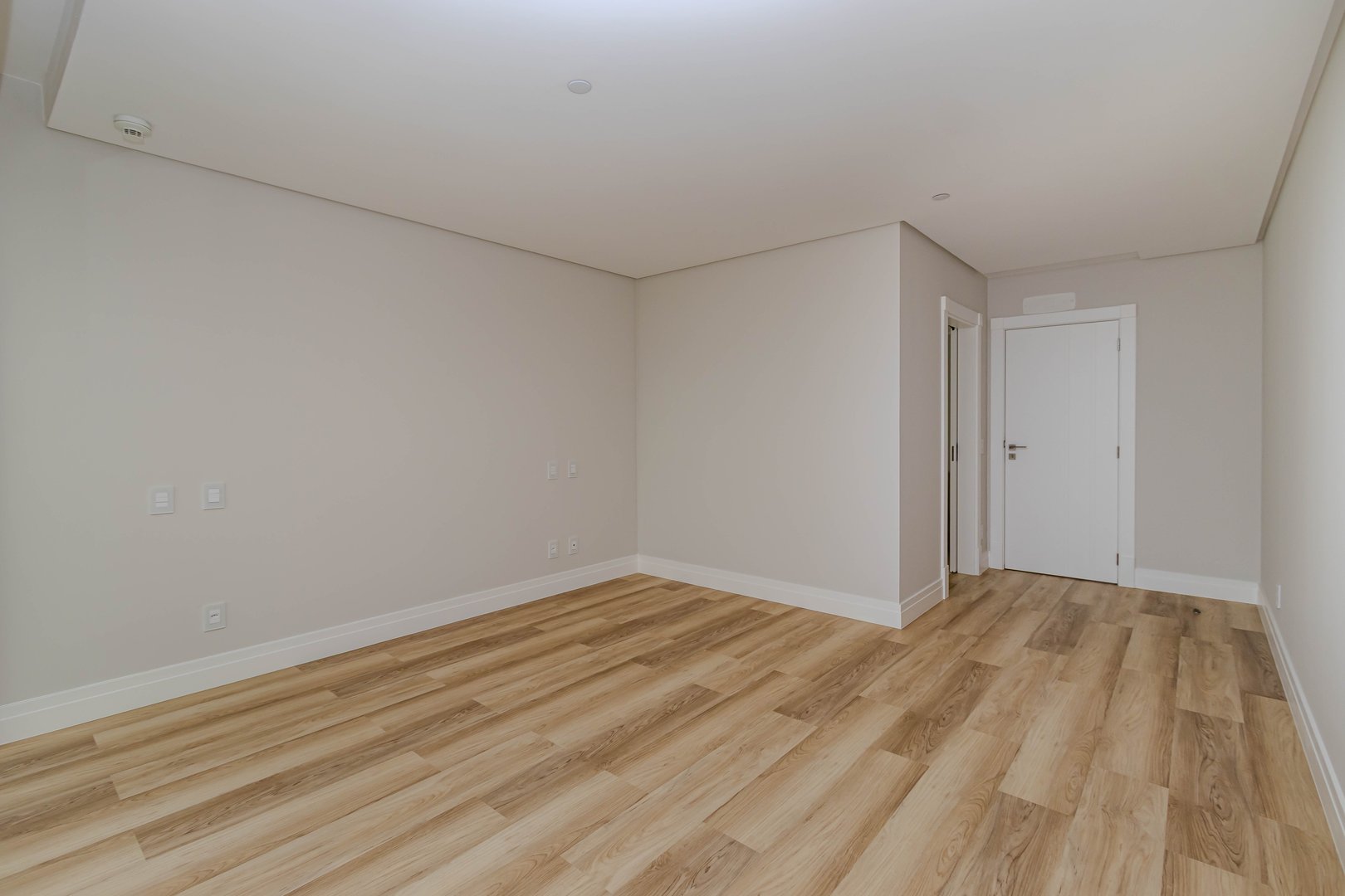 Apartamento Frente Mar no Edifício One Tower à venda no centro de Balneário Camboriú — foto 10