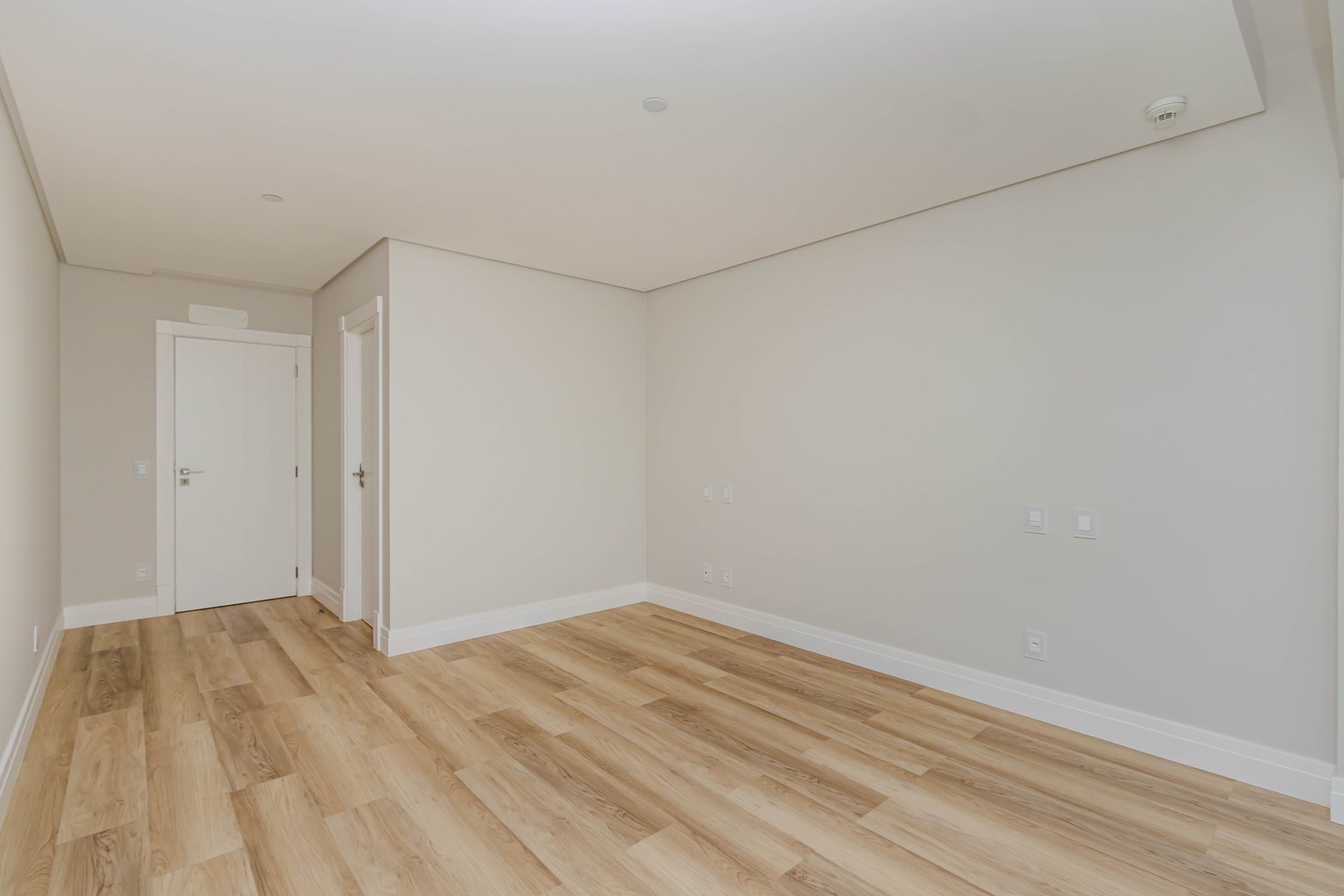 Apartamento Frente Mar no Edifício One Tower à venda no centro de Balneário Camboriú — foto 19