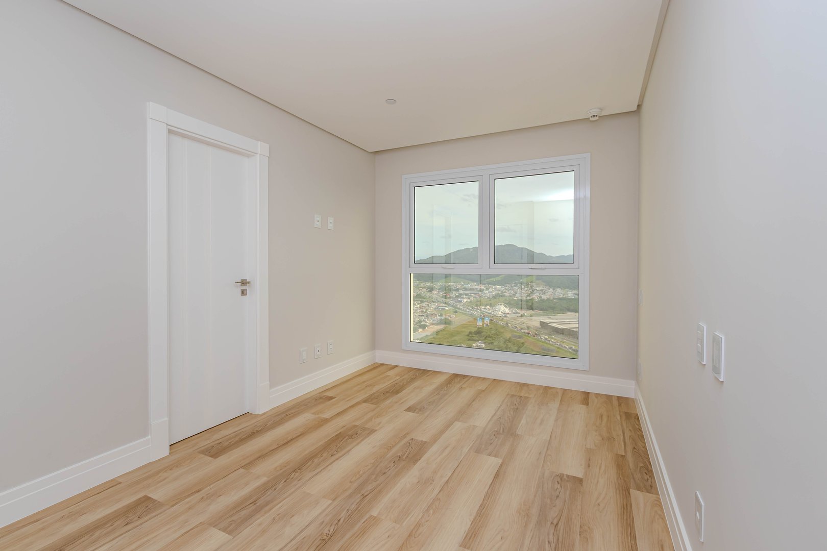 Apartamento frente mar no Edifício One Tower à venda no centro de Balneário Camboriú — foto 23