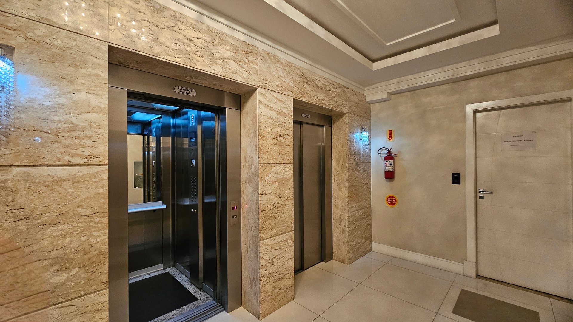 Apartamento no Edifício Chateau de Versailles à venda no centro de Balneário Camboriú — foto 24
