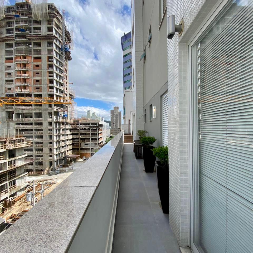 Apartamento Diferenciado no Edifício Residencial Porto Verano à venda no centro de Balneário Camboriú — foto 14