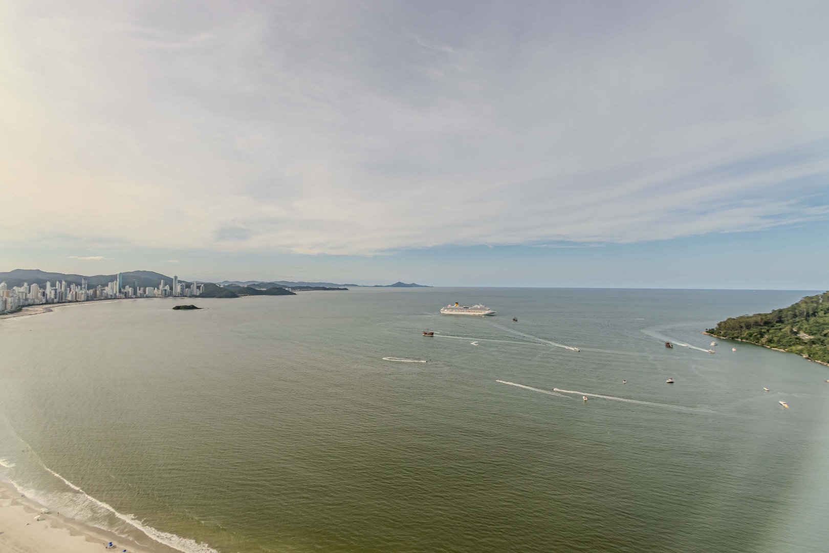 Apartamento frente mar no Edifício One Tower à venda no centro de Balneário Camboriú — foto 42