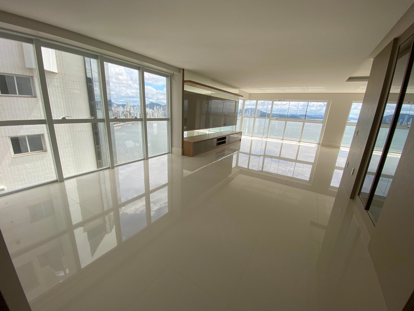Apartamento no Edifício Ibiza Towers à venda em Barra Sul, Balneário Camboriú
