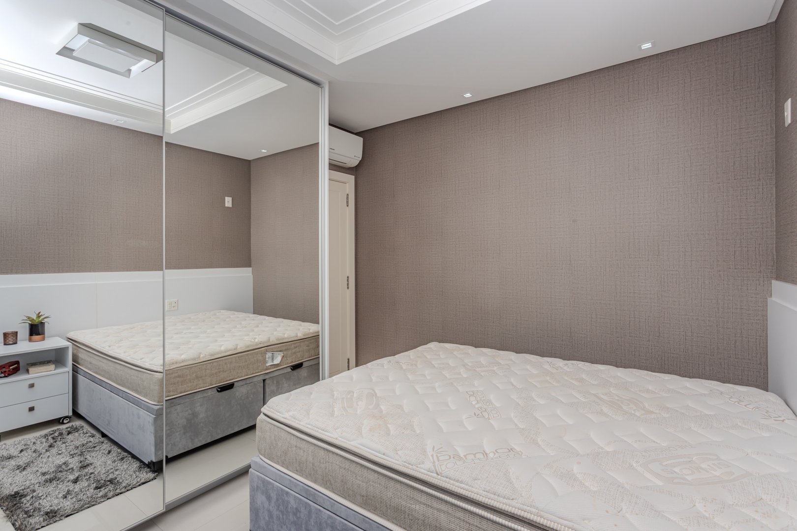Apartamento Vista Mar no Edifício Parigi à venda no centro de Balneário Camboriú — foto 11