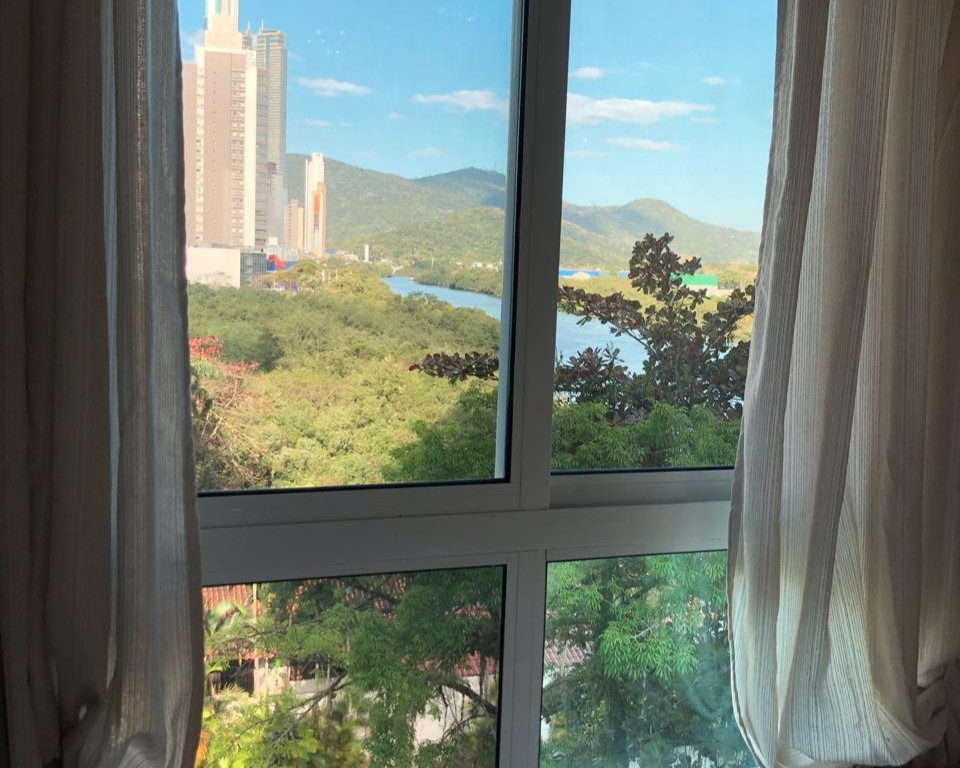 Apartamento Mobiliado no Edifício Esquina de Parma à venda no centro de Balneário Camboriú — foto 15