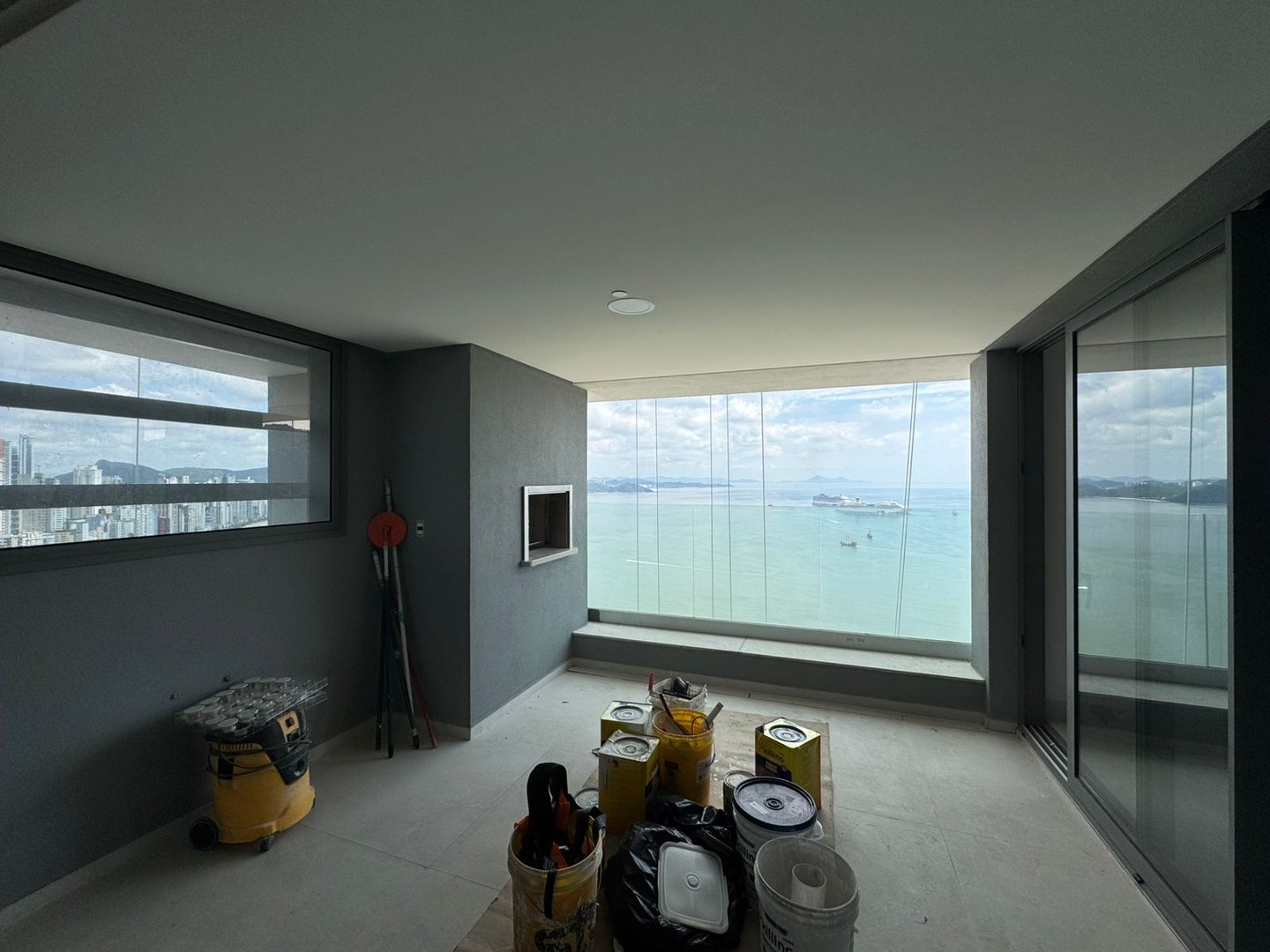 Apartamento de quadra mar no Edifício Tonino Lamborghini à venda em Barra Sul, Balneário Camboriú — foto 4