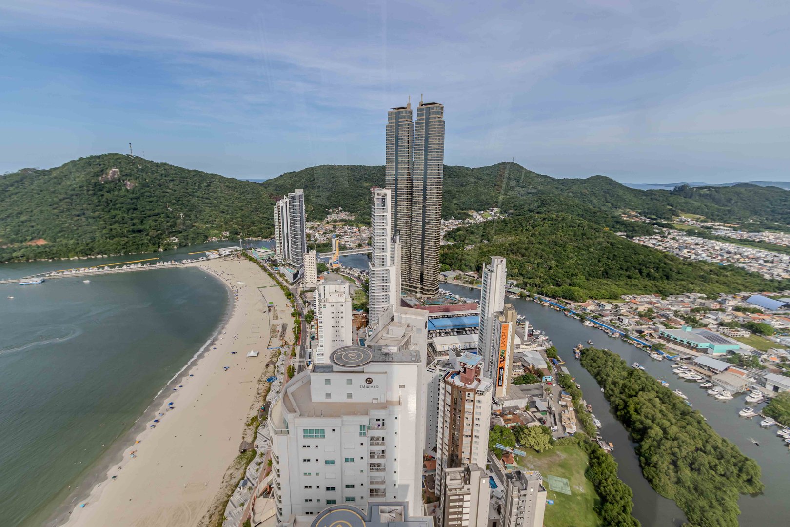 Apartamento frente mar no Edifício One Tower à venda no centro de Balneário Camboriú — foto 30
