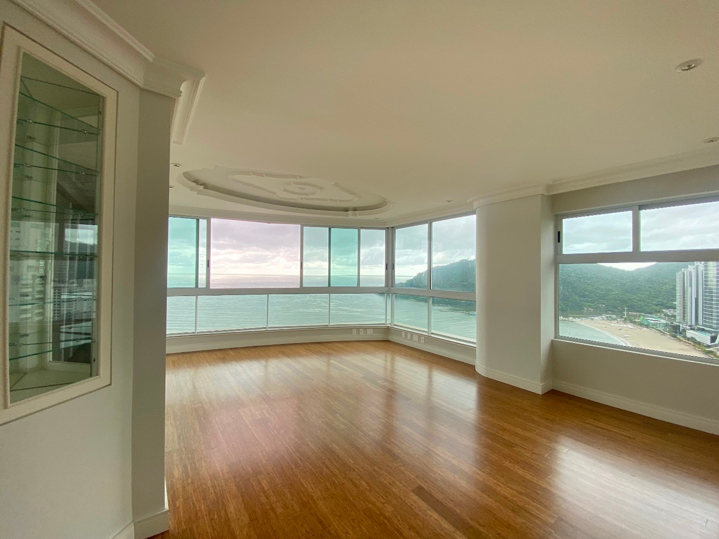 Cobertura no Edifício Renaissance à venda na Barra Sul em Balneário Camboriú — foto 11