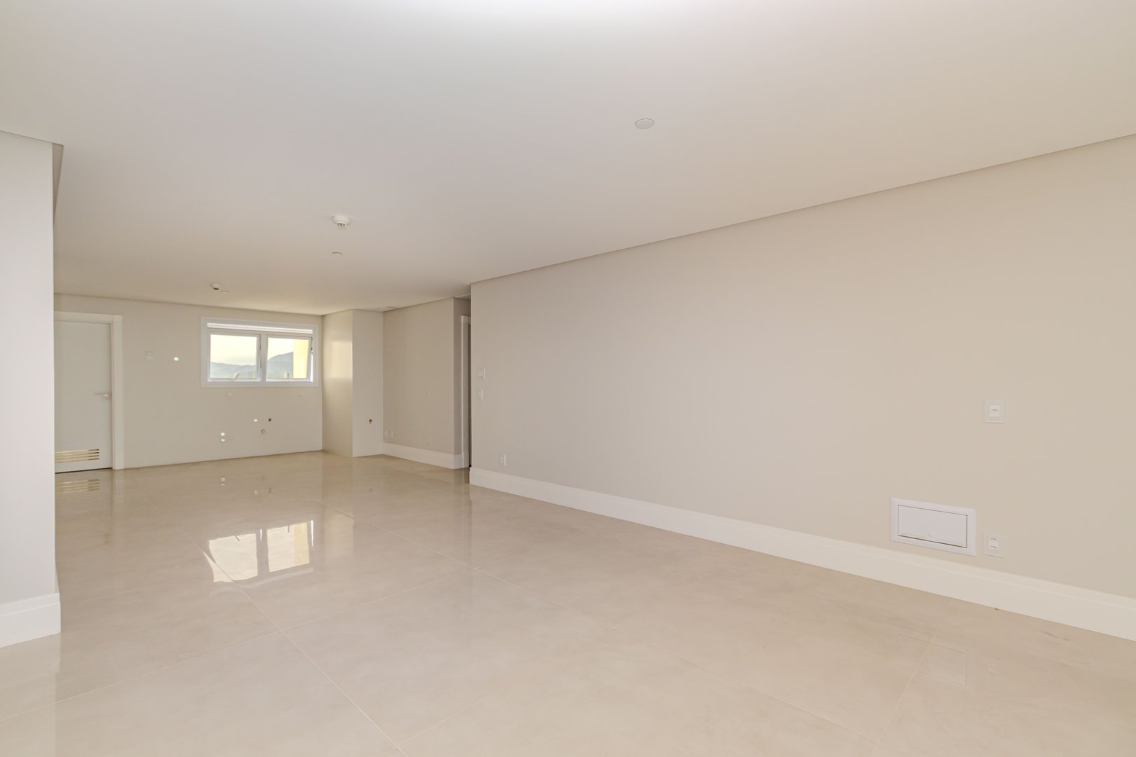Apartamento frente mar no Edifício One Tower à venda no centro de Balneário Camboriú — foto 34