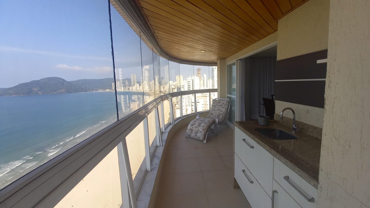 Apartamento Frente Mar no Edifício Marquês de Olinda à venda em Balneário Camboriú — foto 12