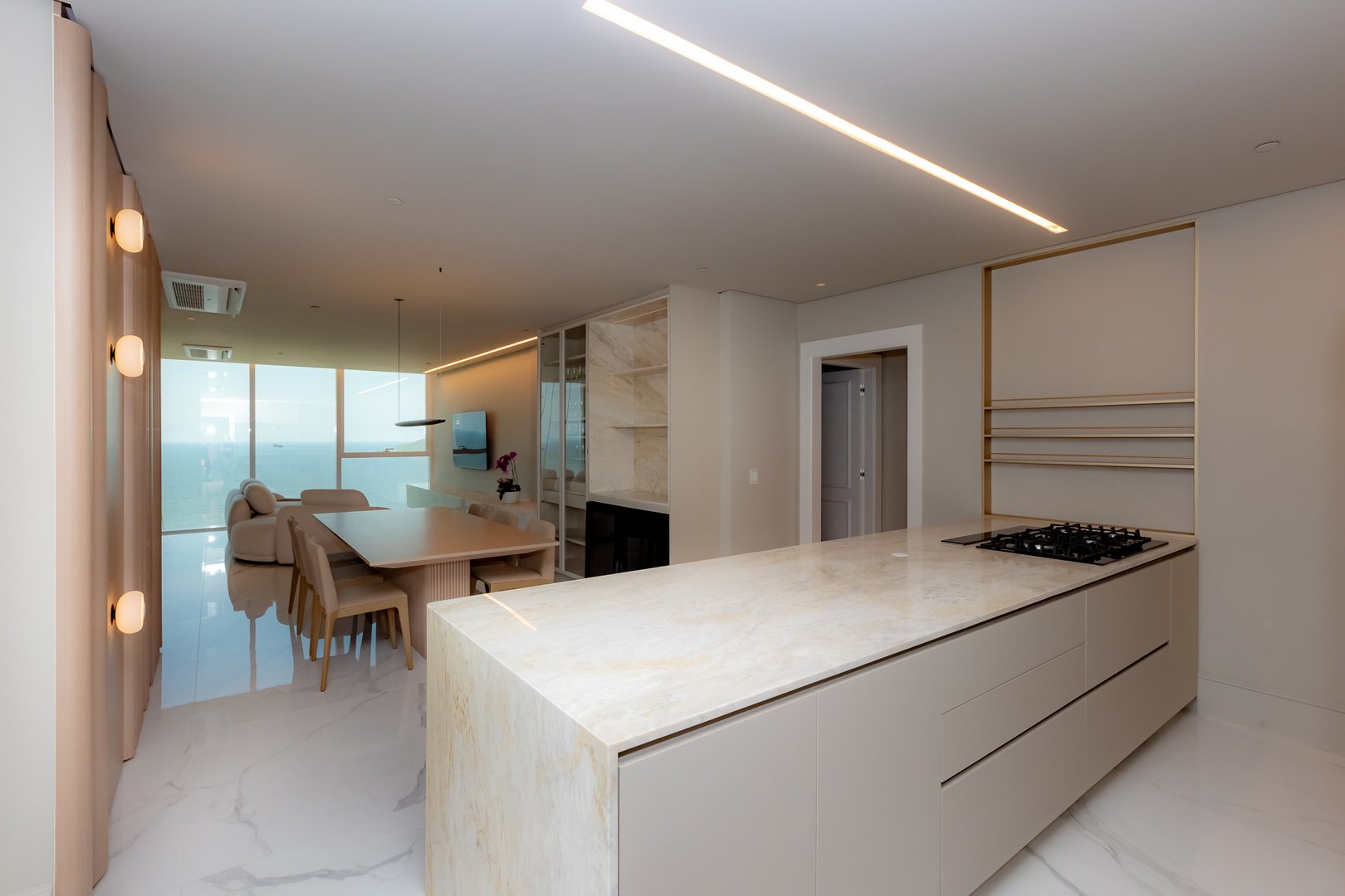 Apartamento Frente Mar no Edifício Boreal Tower à venda no centro de Balneário Camboriú — foto 11