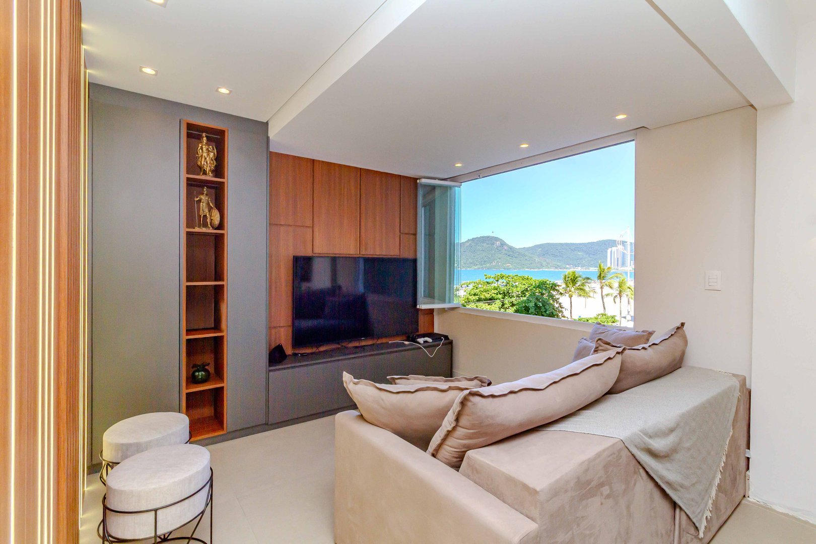 Apartamento no Edifício Maresol à venda no centro de Balneário Camboriú