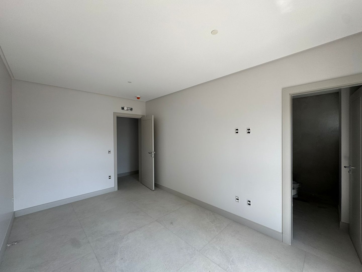 Apartamento de quadra mar no Edifício Tonino Lamborghini à venda em Barra Sul, Balneário Camboriú — foto 17