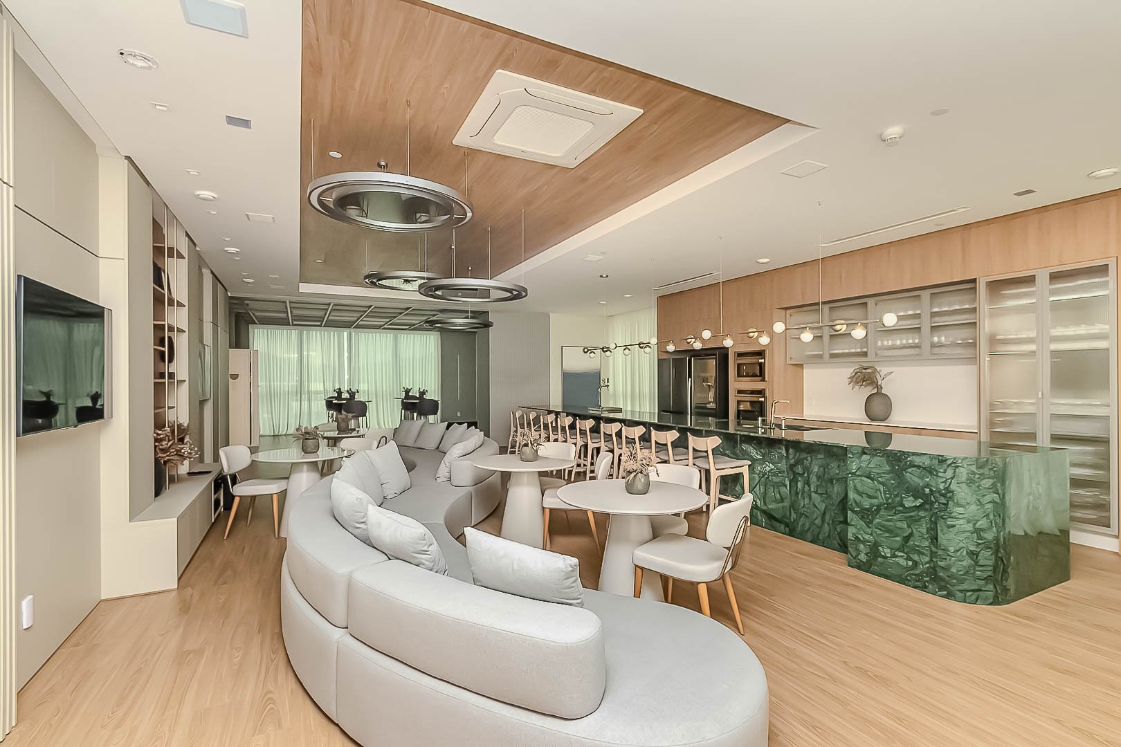 Apartamento Frente Mar no Edifício One Tower à venda no centro de Balneário Camboriú — foto 36
