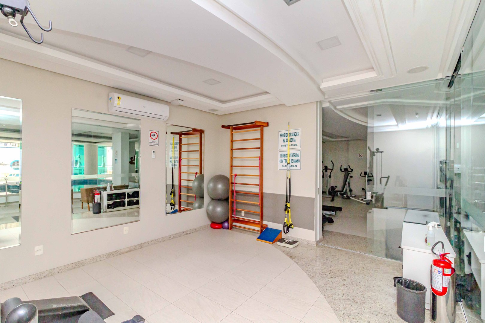 Apartamento Quadra Mar no Edifício La Madeson à venda no centro de Balneário Camboriú — foto 28