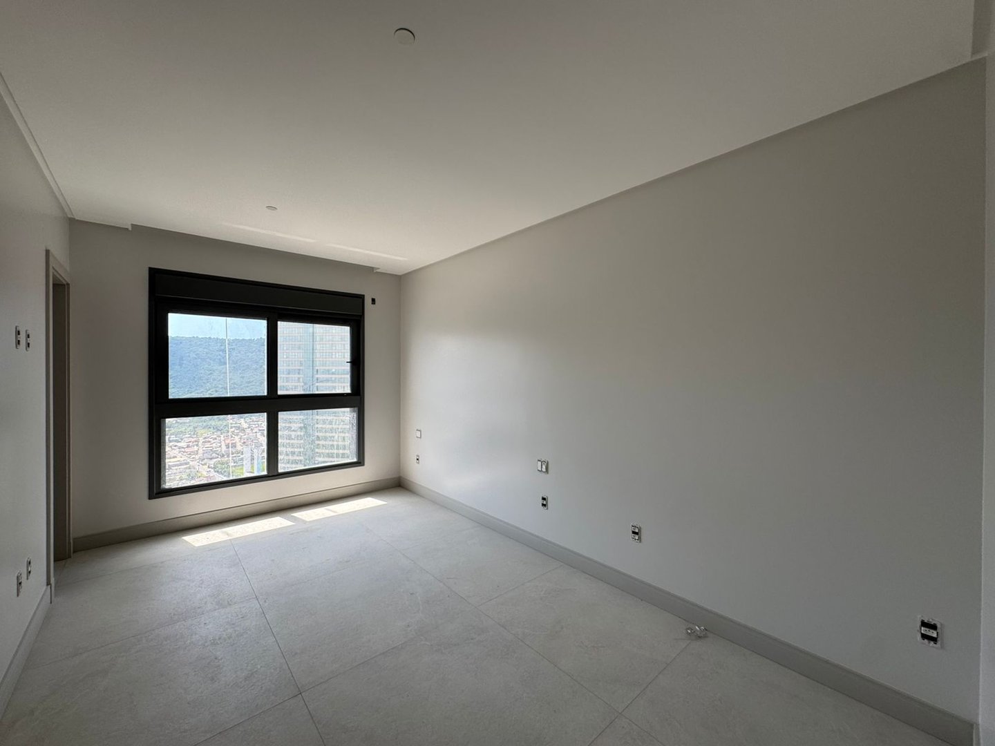 Apartamento de quadra mar no Edifício Tonino Lamborghini à venda em Barra Sul, Balneário Camboriú — foto 12