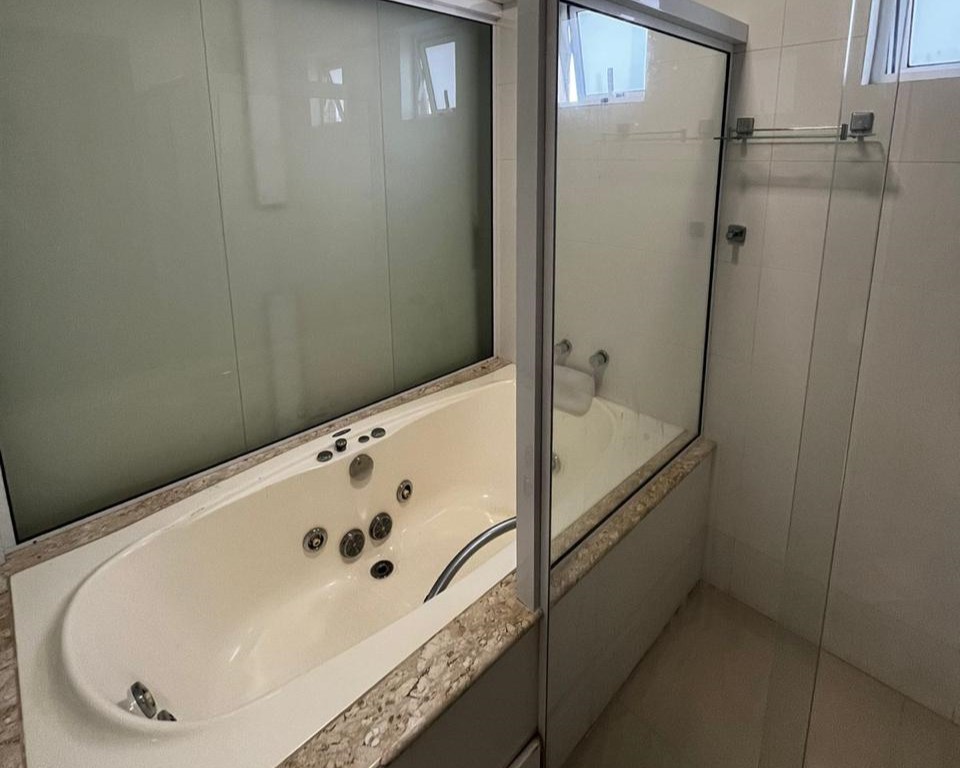 Apartamento Mobiliado no Edifício Esquina de Parma à venda no centro de Balneário Camboriú — foto 13