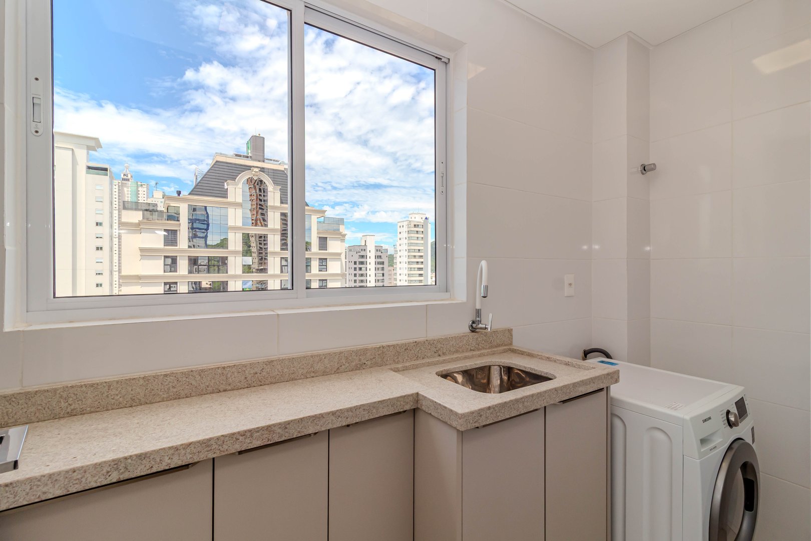 Apartamento no Edifício Montpellier Residence à venda no Pioneiros em Balneário Camboriú — foto 11