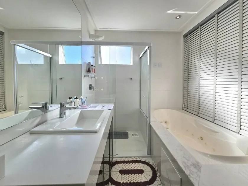 Apartamento Frente Mar no Edifício Saveiro à venda no centro de Balneário Camboriú — foto 14