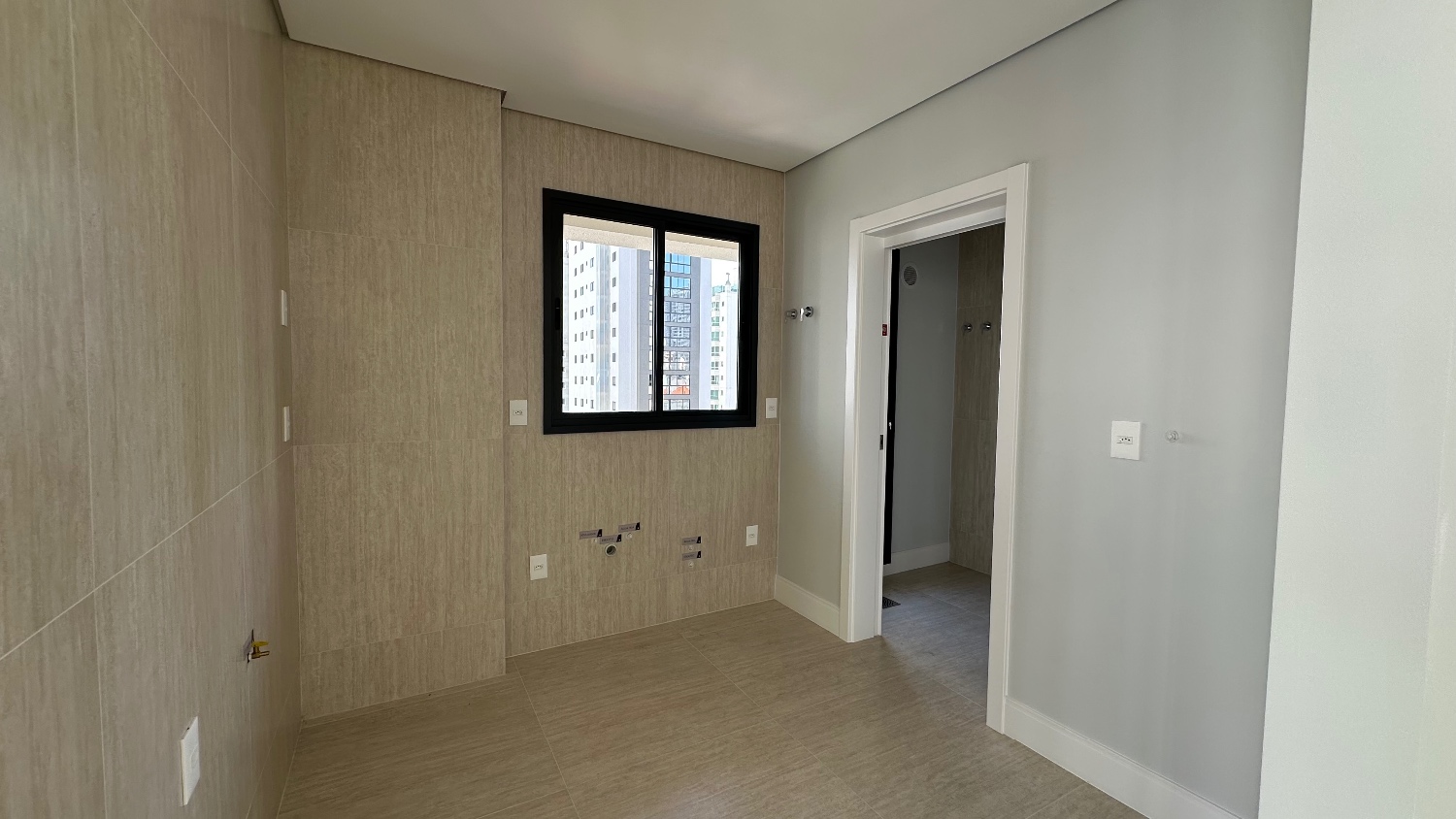 Apartamento no Edifício Hannover Residence à venda na Barra Sul em Balneário Camboriú — foto 3