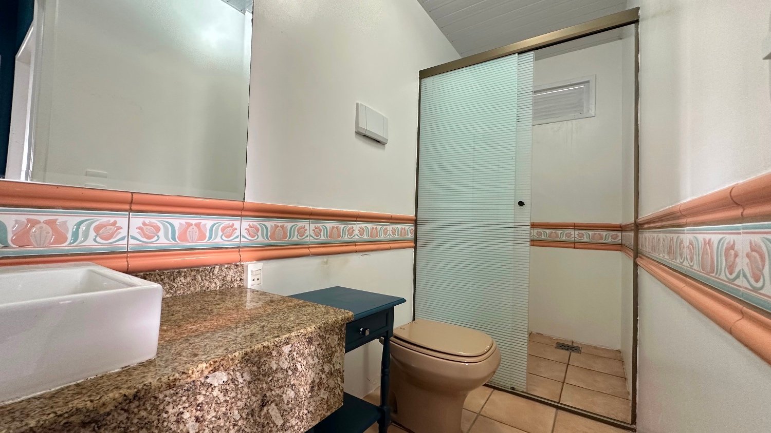 Apartamento no Edifício Vitória Régia à venda no centro em Balneário Camboriú — foto 15