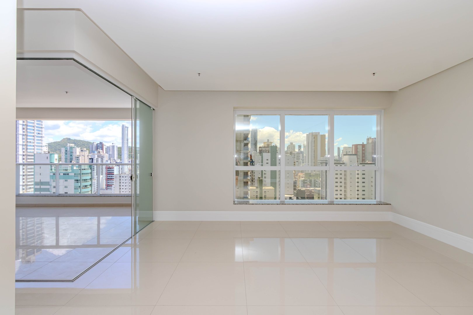 Apartamento Vista Mar no Edifício La Belle Tour Residence à venda no centro de Balneário Camboriú — foto 3