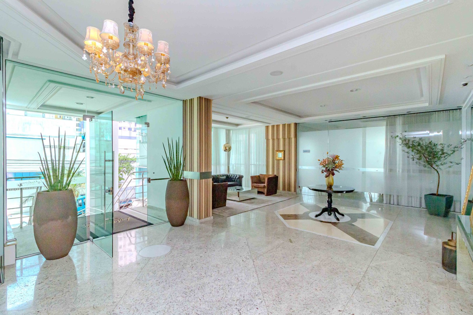 Apartamento Quadra Mar no Edifício La Madeson à venda no centro de Balneário Camboriú — foto 26