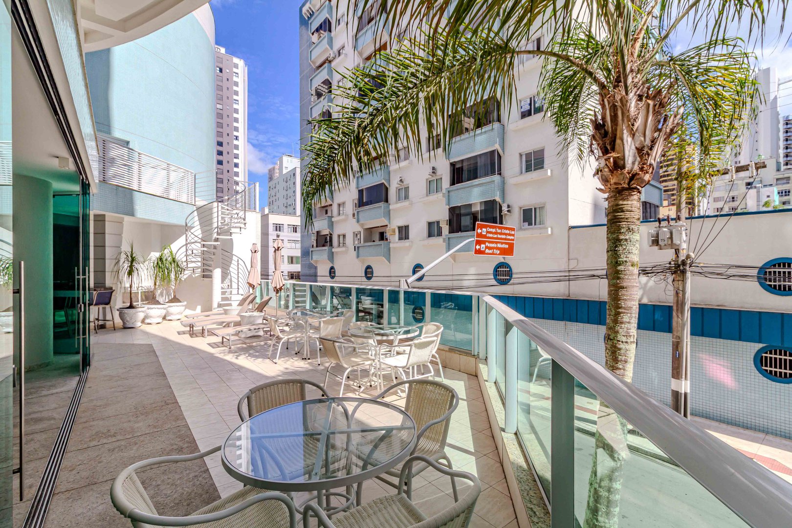 Apartamento Quadra Mar no Edifício La Madeson à venda no centro de Balneário Camboriú — foto 33