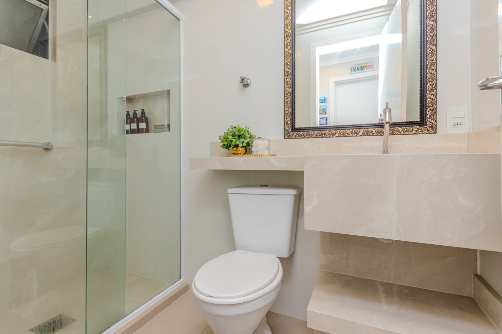 Apartamento Mobiliado no Edifício Martin Fierro à venda no centro de Balneário Camboriú — foto 6