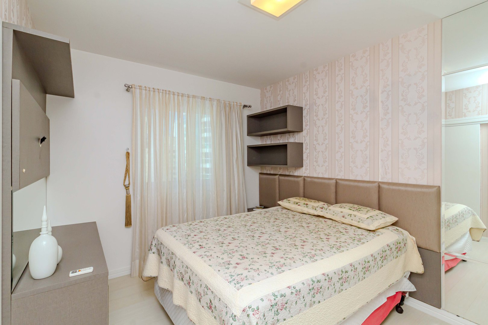 Apartamento Quadra Mar no Edifício La Madeson à venda no centro de Balneário Camboriú — foto 20
