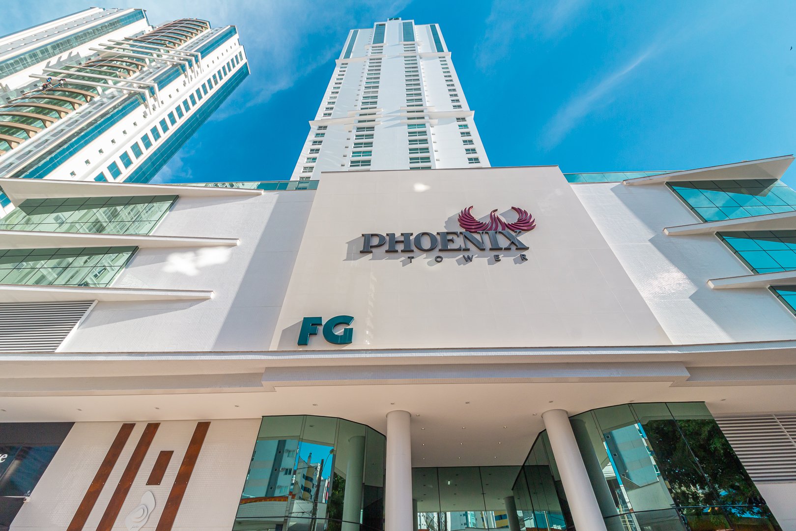 Apartamento no Edifício Phoenix Tower à venda na Barra Sul de Balneário Camboriú
