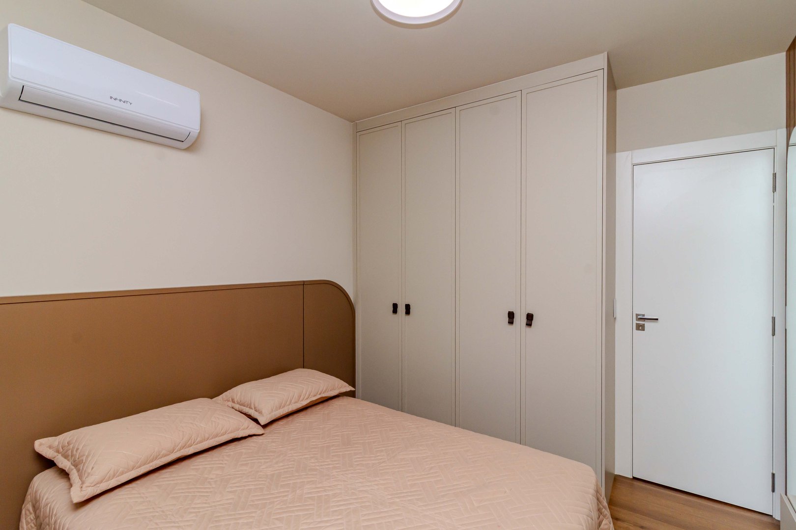 Apartamento no Edifício Oscar Bremer à venda no centro de Balneário Camboriú — foto 14