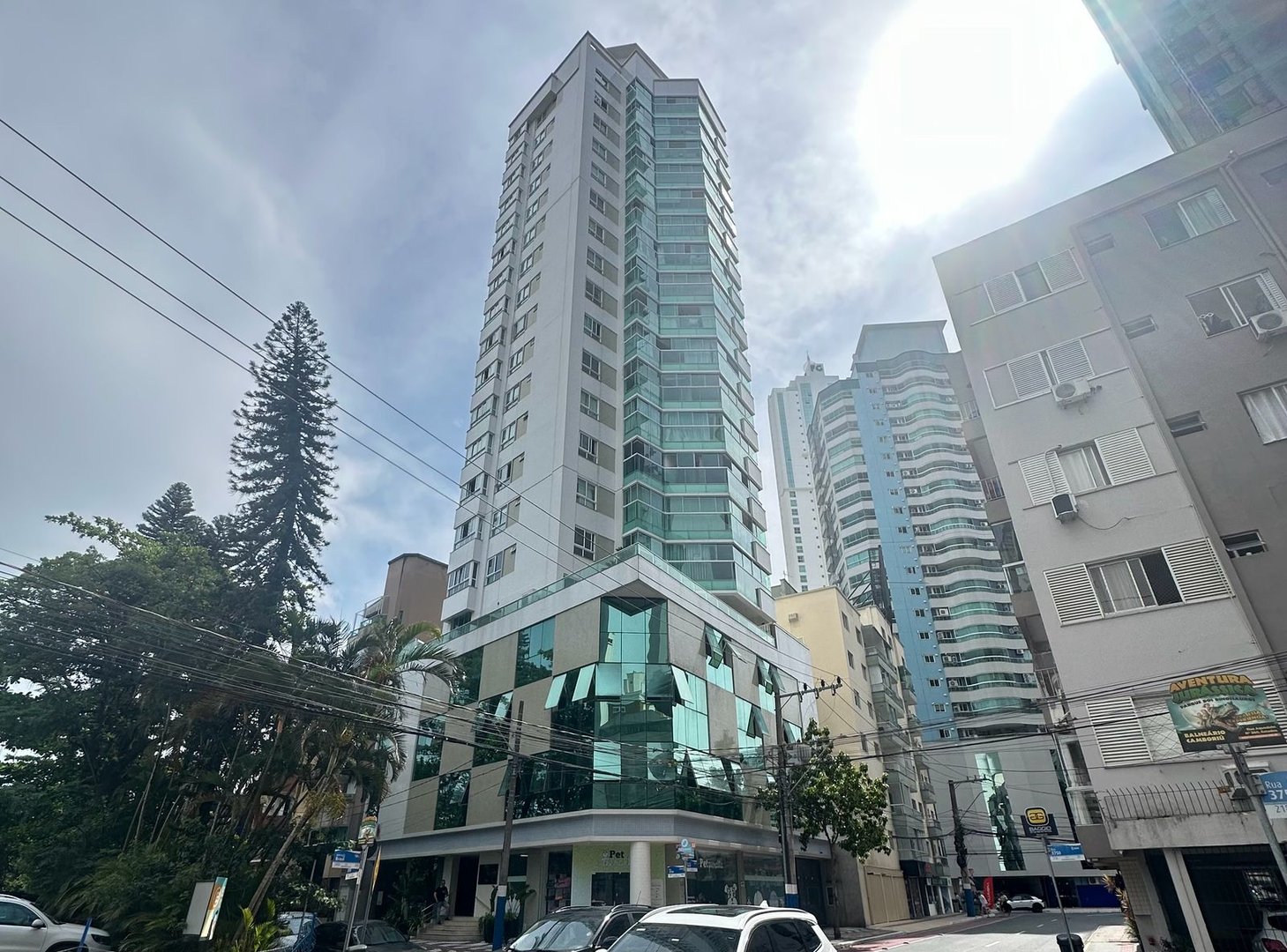 Apartamento Mobiliado no Edifício Esquina de Parma à venda no centro de Balneário Camboriú — foto 23