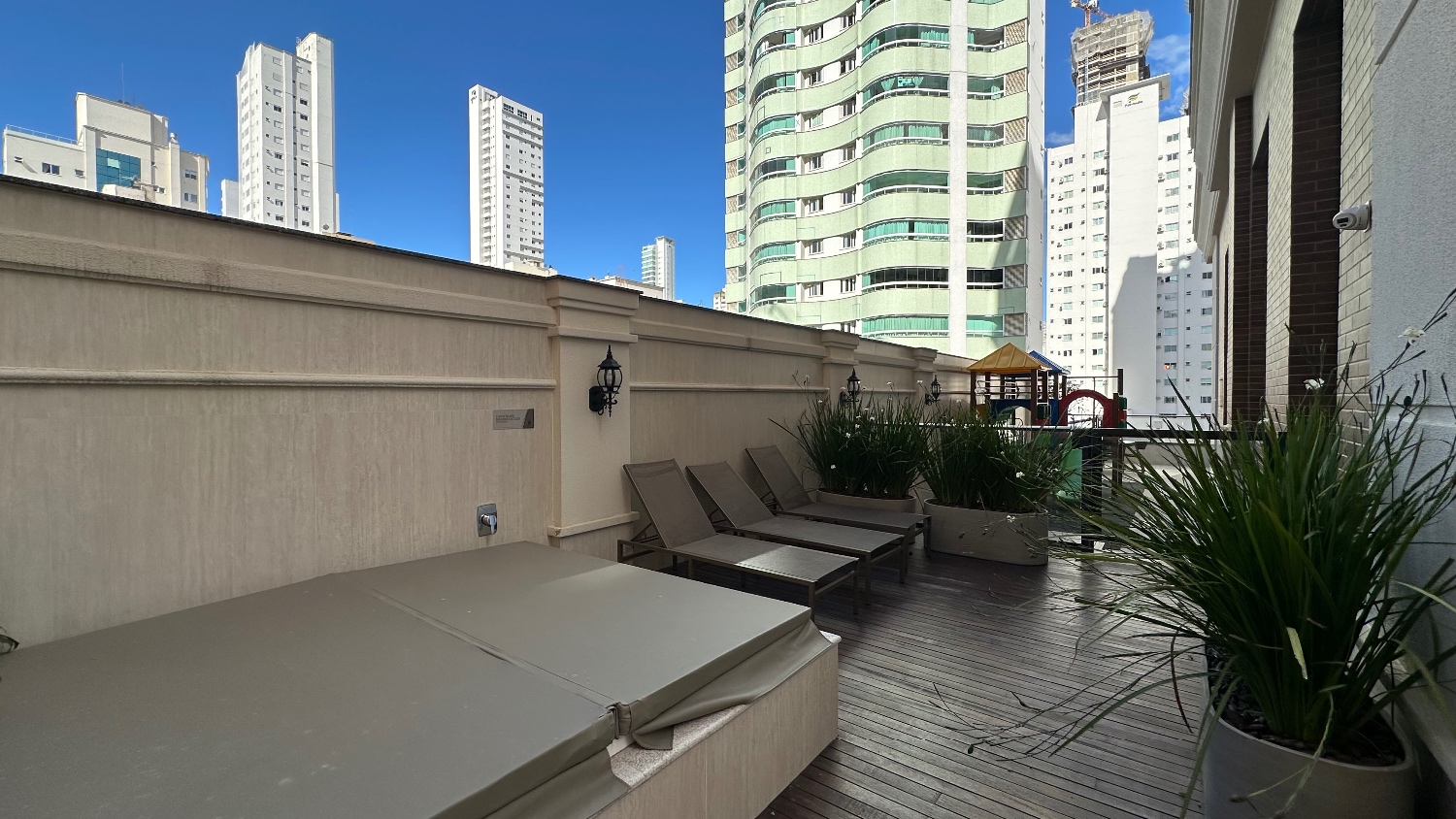 Apartamento no Edifício Hannover Residence à venda na Barra Sul em Balneário Camboriú — foto 32
