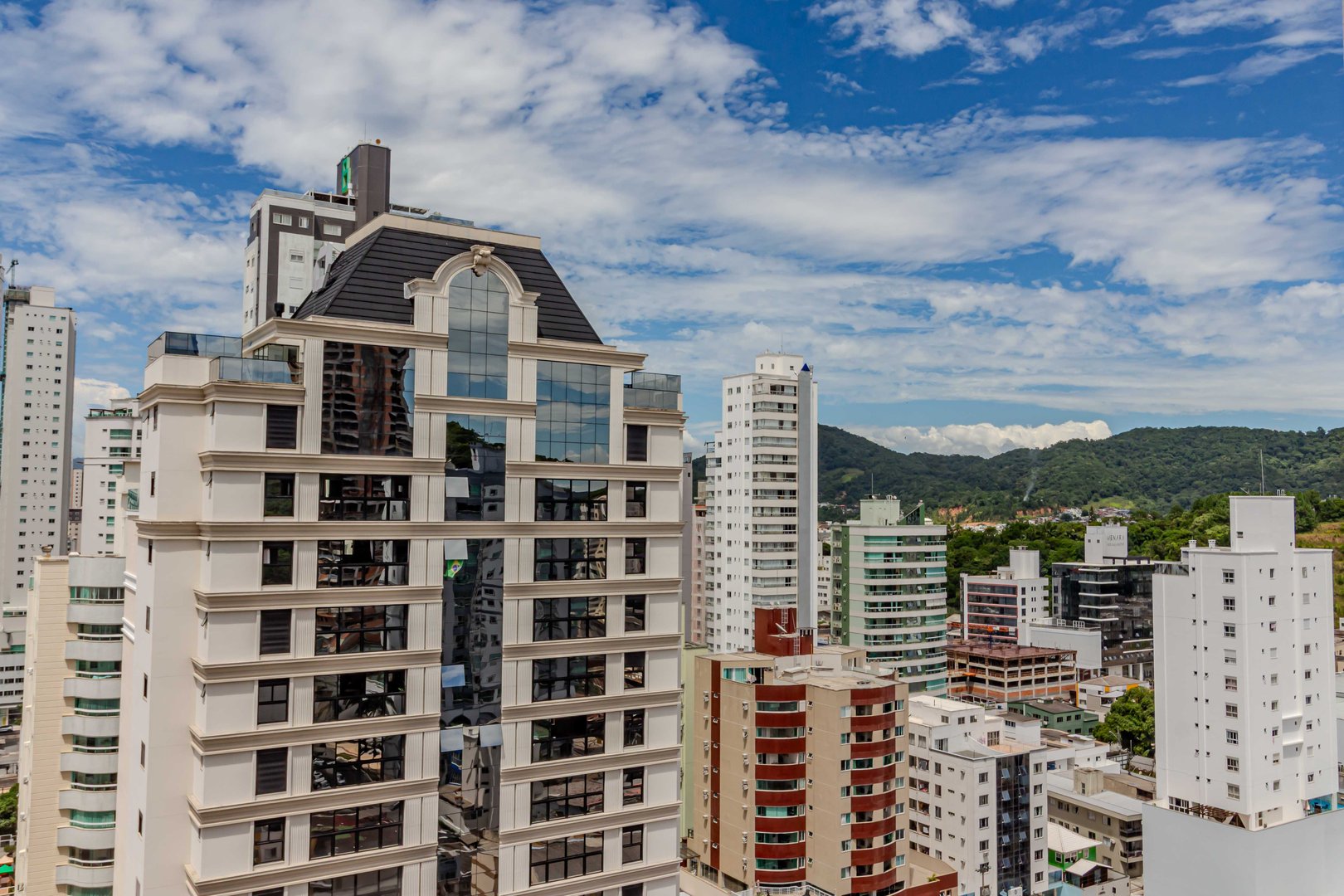 Apartamento no Edifício Montpellier Residence à venda no Pioneiros em Balneário Camboriú — foto 10