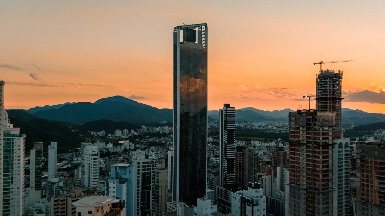 Apartamento no Edifício Vitra by Pininfarina à venda na Barra Sul em Balneário Camboriú
