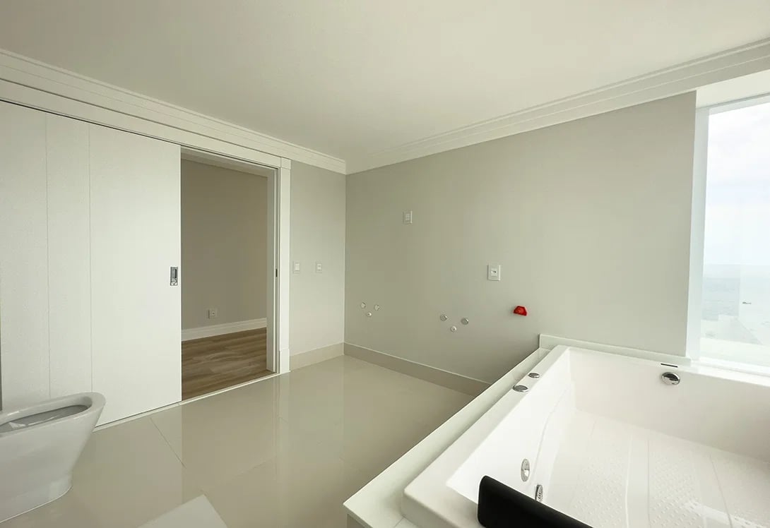 Apartamento Frente Mar no Edifício One Tower à venda no centro de Balneário Camboriú — foto 12