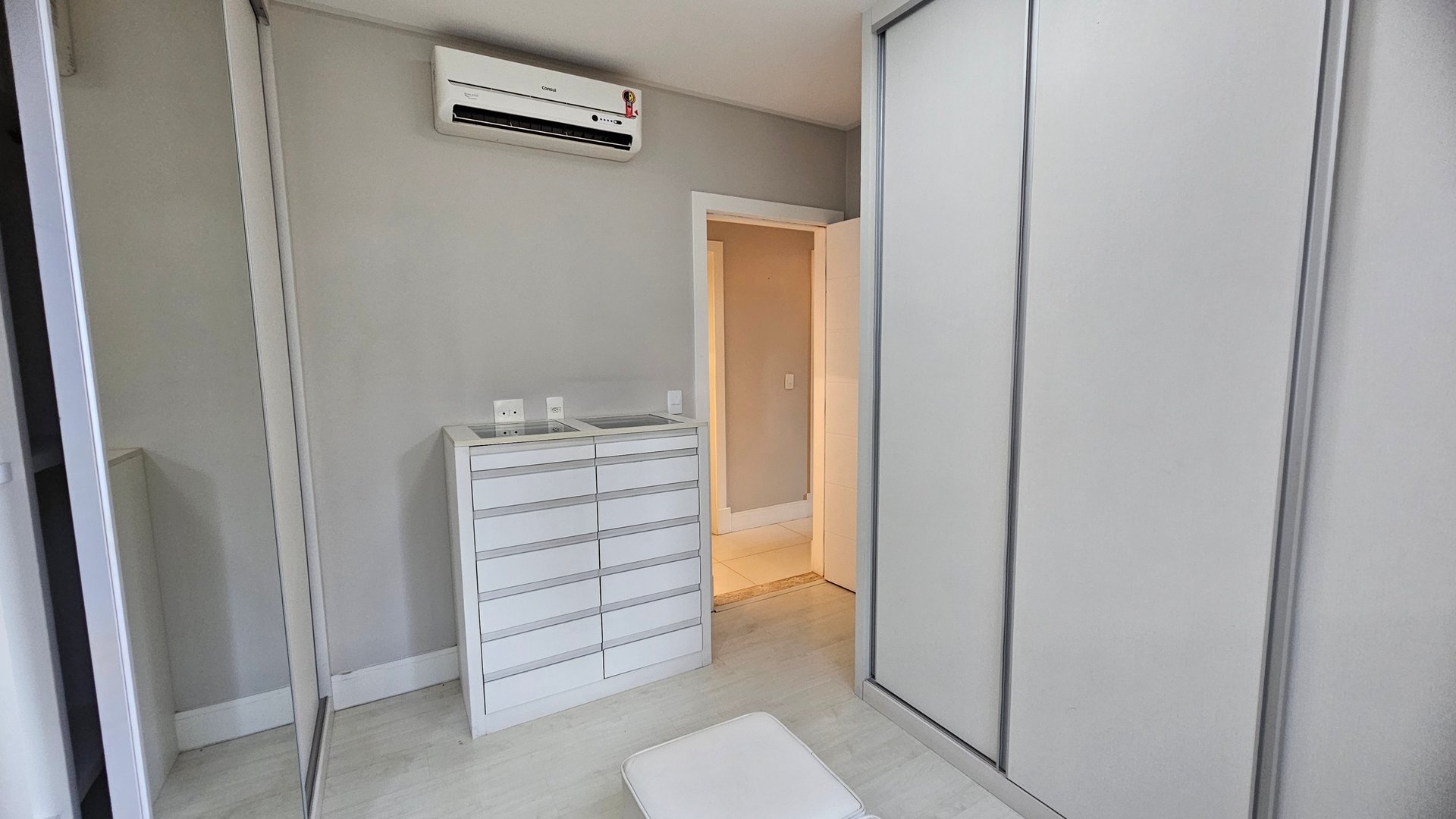Apartamento no Edifício Chateau de Versailles à venda no centro de Balneário Camboriú — foto 22