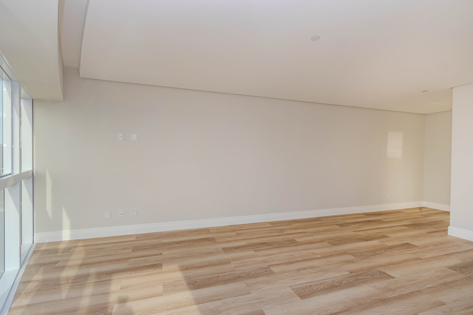 Apartamento frente mar no Edifício One Tower à venda no centro de Balneário Camboriú — foto 4