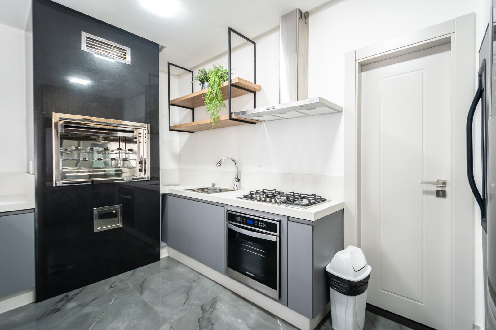 Apartamento no Edifício Bréscia Residencial à venda no Centro de Balneário Camboriú — foto 3
