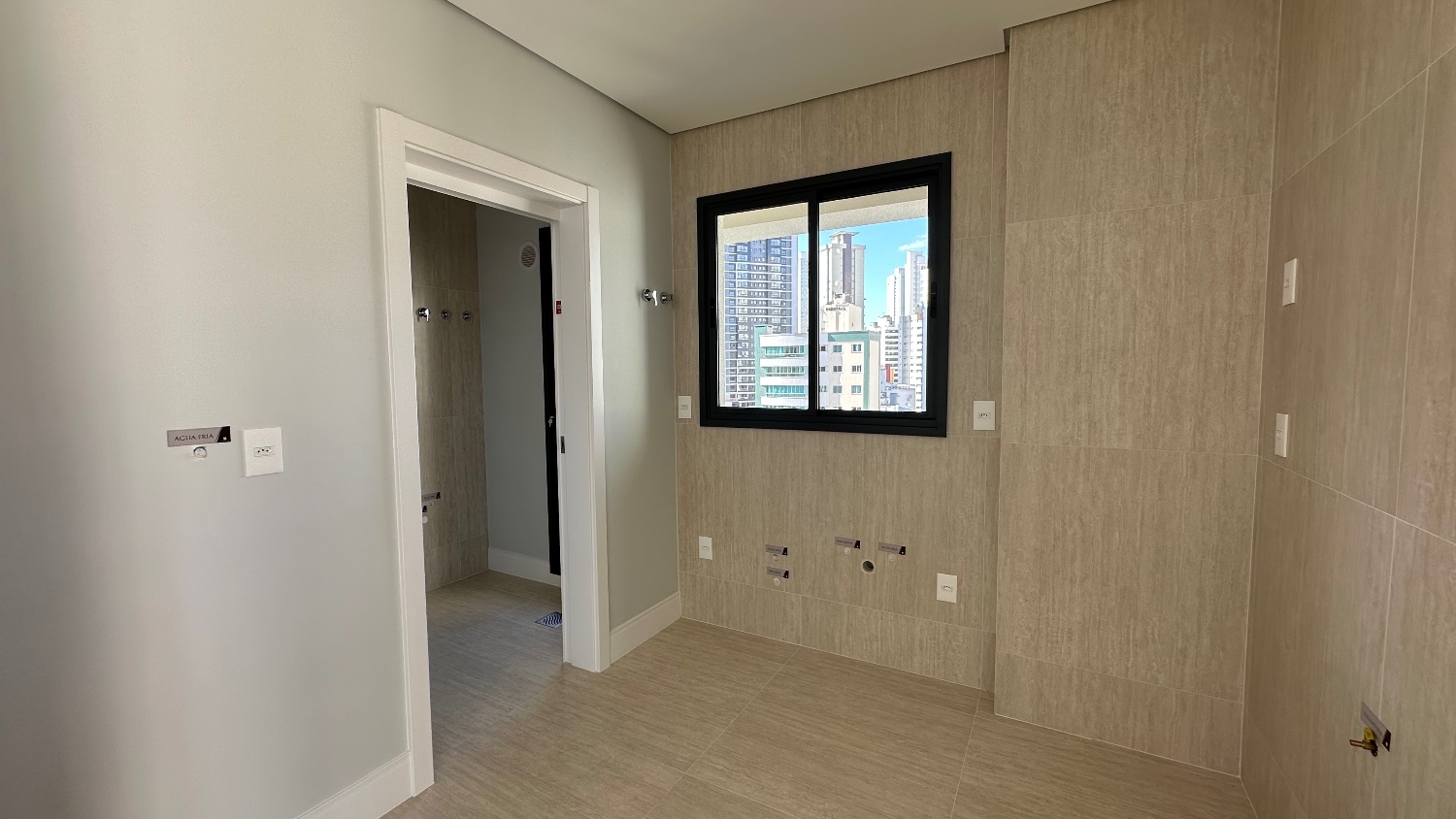 Apartamento no Edifício Hannover Residence à venda na Barra Sul em Balneário Camboriú — foto 6