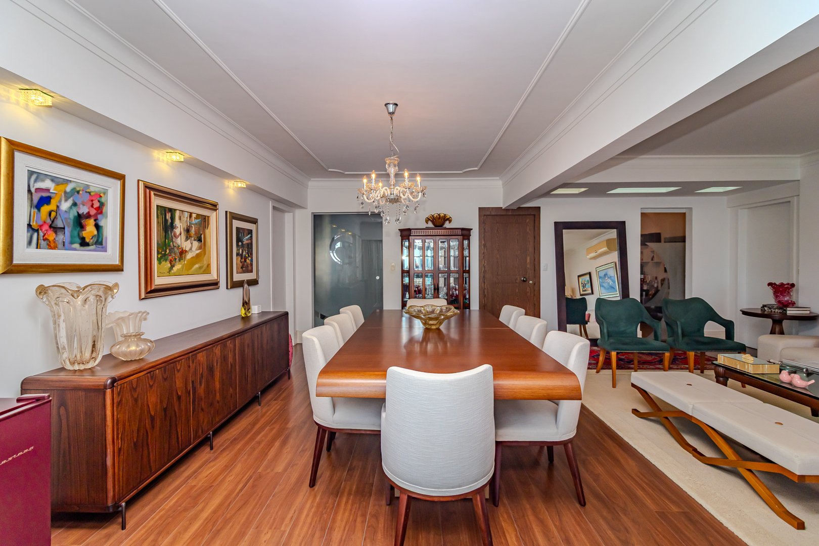 Apartamento quadra mar no Edifício Paris à venda no centro de Balneário Camboriú — foto 5