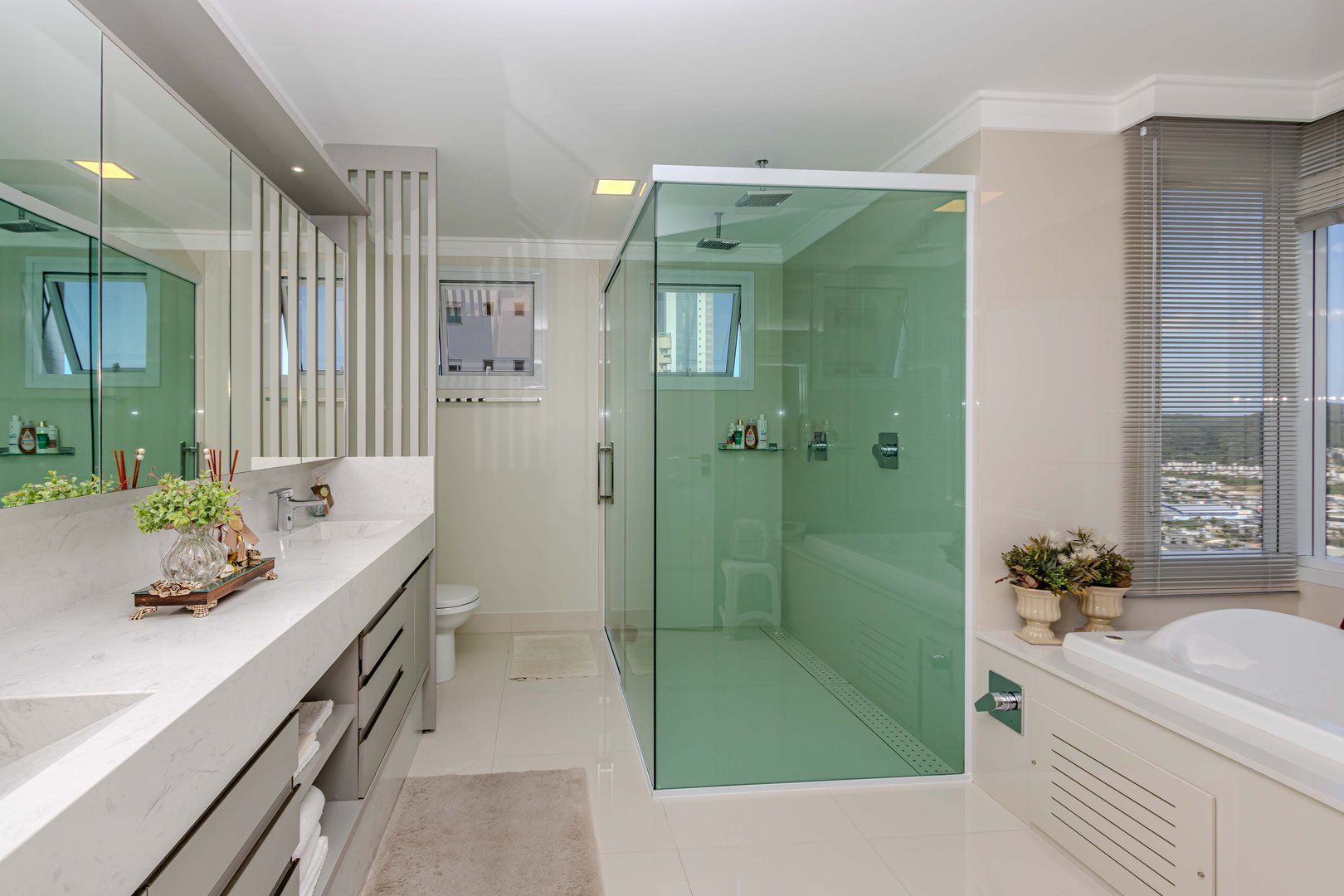 Apartamento Frente Mar no Edifício Epic Tower à venda na Barra Sul em Balneário Camboriú — foto 13